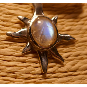 pendentif petit soleil pierre de lune