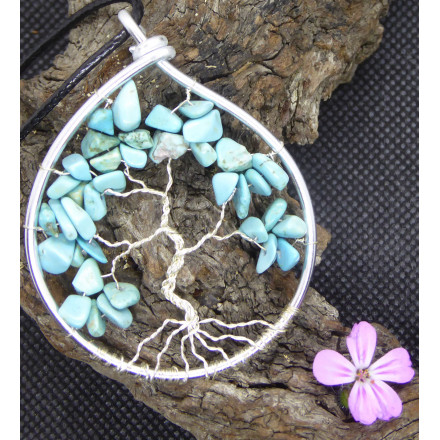 Arbre de Vie en Howlite Turquoise, Pendentif en pierre bleue, Creation LE SAULE REVEUR