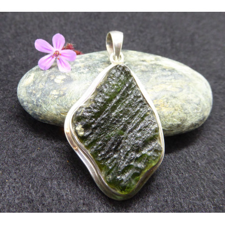 Pendentif en Moldavite monté sur Argent