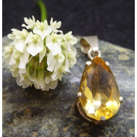 Pendentif Goutte en Citrine taillée