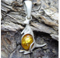 Kangaroo Amber Pendant