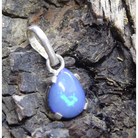 Pendentif en Opale Bleue