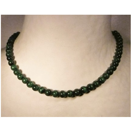 collier en malachite ras du cou